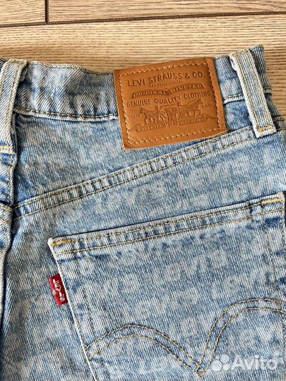 Джинсовые шорты levis