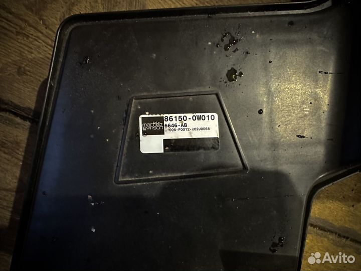 Штатный сабвуфер Lexus LX