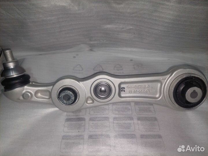 Рычаг передний A2053302207