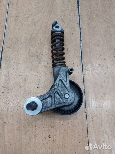 Натяжной ролик приводного ремня Opel Meriva A