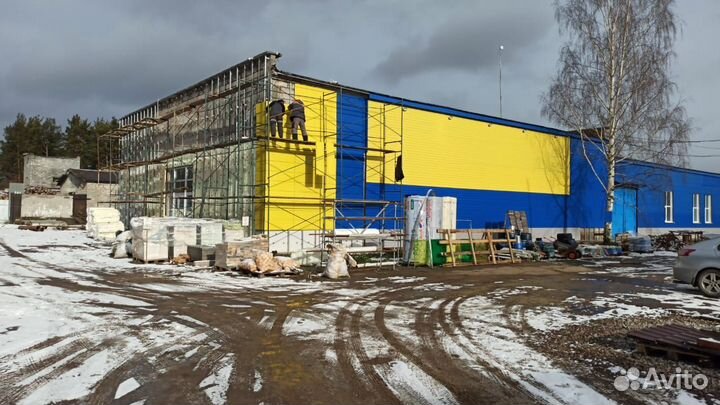 Директор строительного магазина