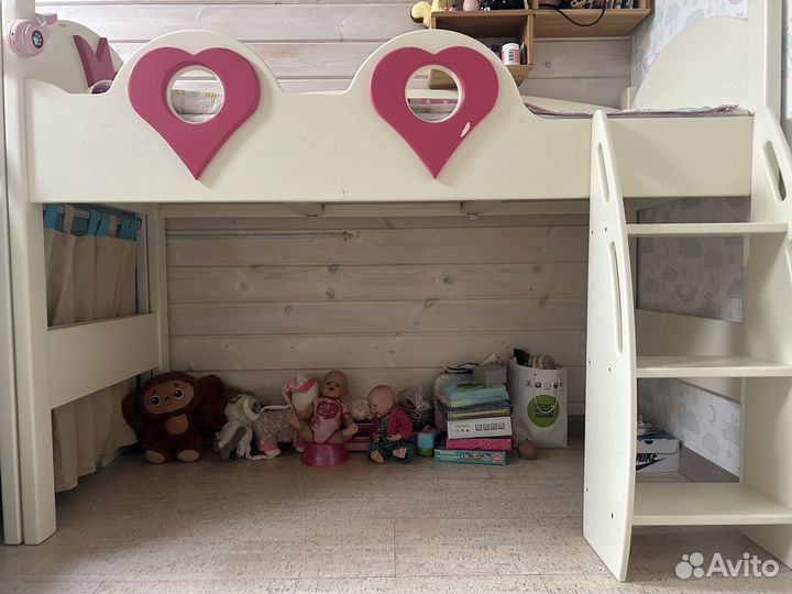 Кровать детская из массива