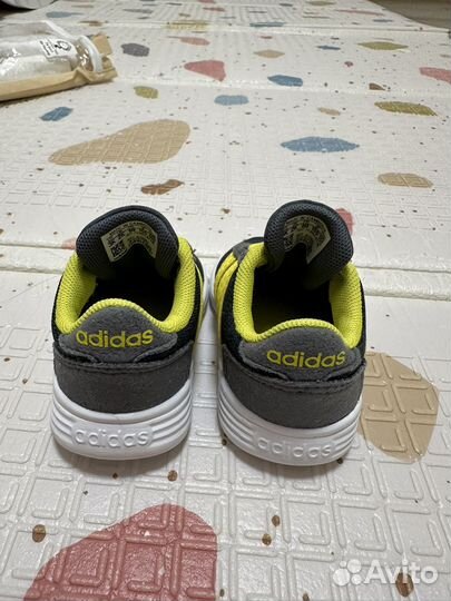 Кроссовки детские adidas 18 размер