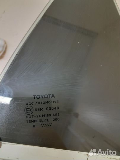 Стекло двери задней правой форточка Toyota Auris E