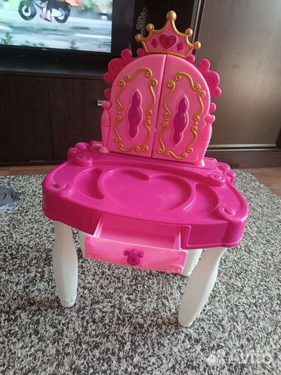 Детский туалетный столик