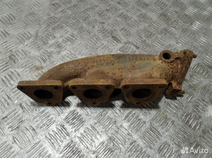 Коллектор выпускной правый Audi A6 c6 C6