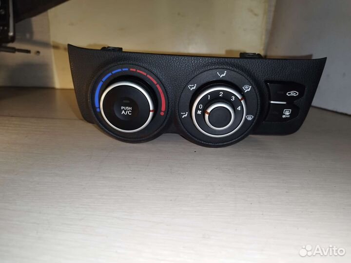 Блок управления климатом Kia Rio 3