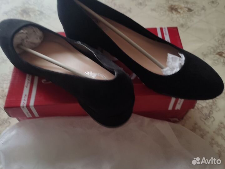 Кроссовки женские, туфли