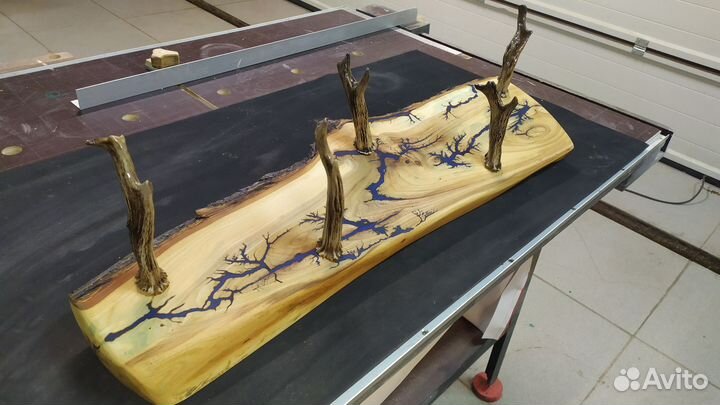 Вешалка настенная деревянная