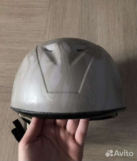 Горнолыжный шлем