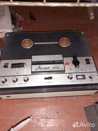 Катушечный магнитофон 