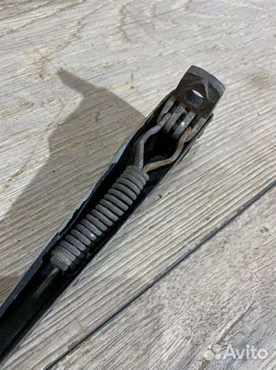 Поводок стеклоочистителя заднего ваз-VAZ 21093