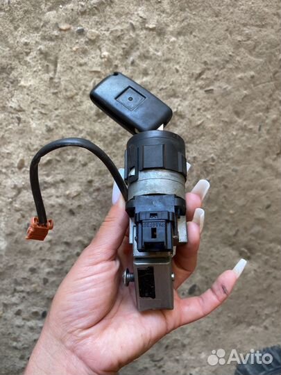 Замок зажигания Peugeot 308