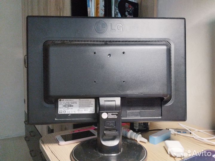 Монитор LG flatron W1942S