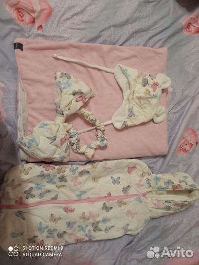 Комплект на выписку для девочки