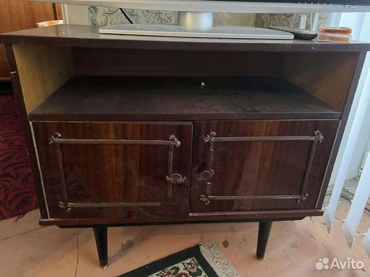 Тумба под телевизор