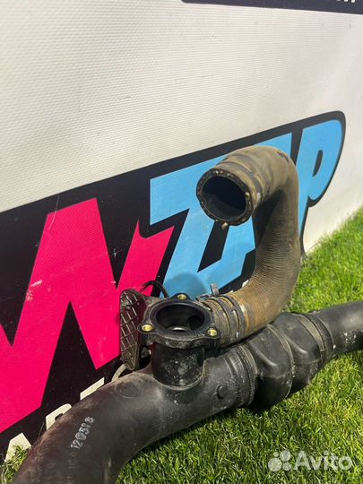 Патрубок интеркулера Ford Mustang 6 S550 рест