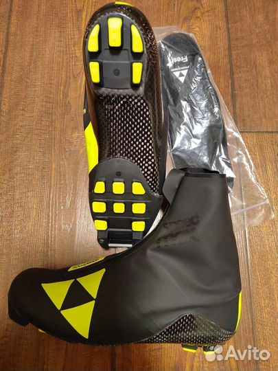 Лыжные ботинки