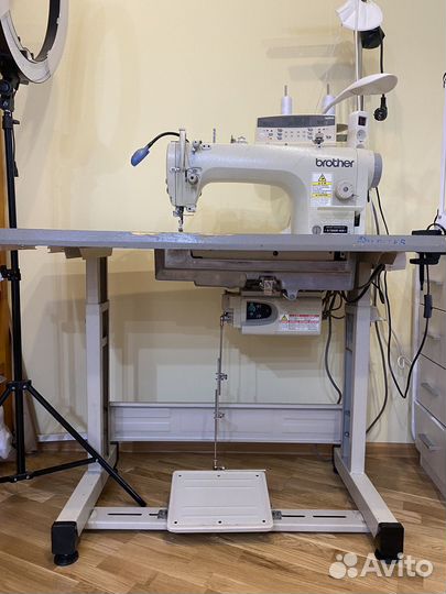 Швейная машина промышленная Brother