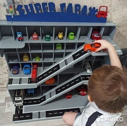 Большой гараж для машинок Хот Вилс