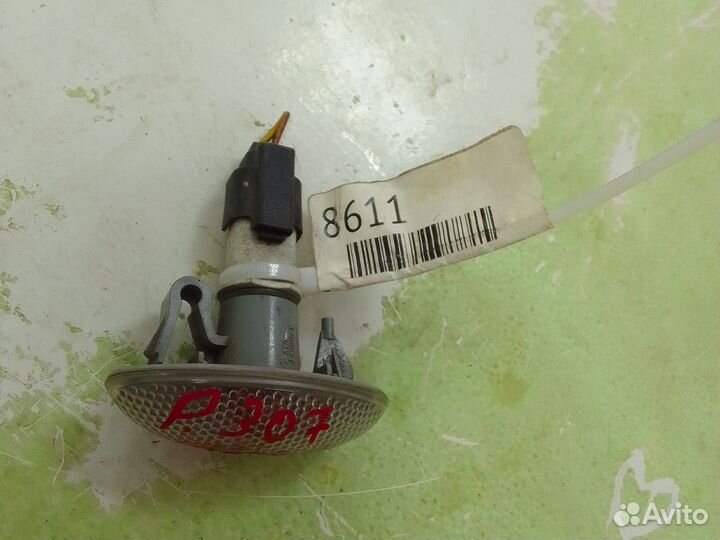 Повторитель на крыло Peugeot 307