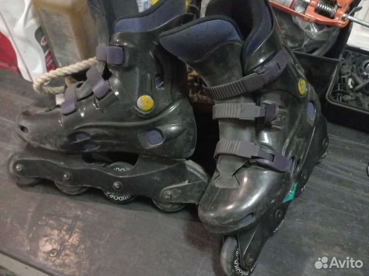 Роликовые коньки