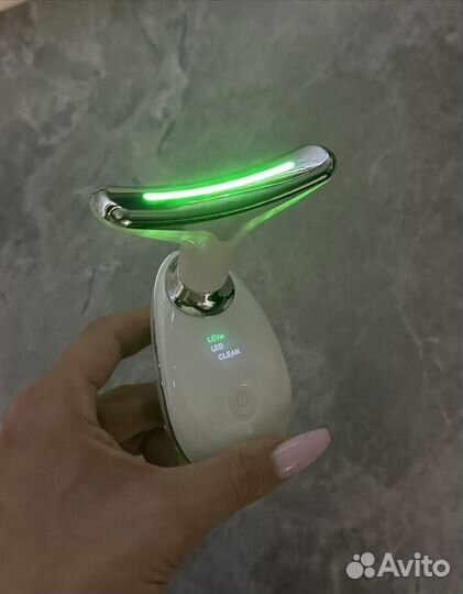 Массажер для лифтинга лица и шеи с миостимуляцией