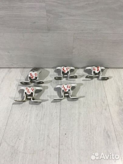 Петля двери chevrolet aveo T300 1.6 мт седан