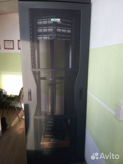 Шкаф серверный напольный NET-access CN1 Panduit