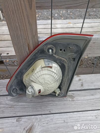 Фонарь в крышку багажника Toyota Corolla 150 06-09