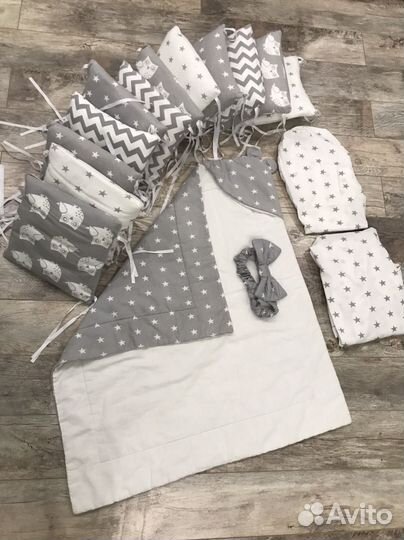 Бортики в детскую кроватку с одеялом