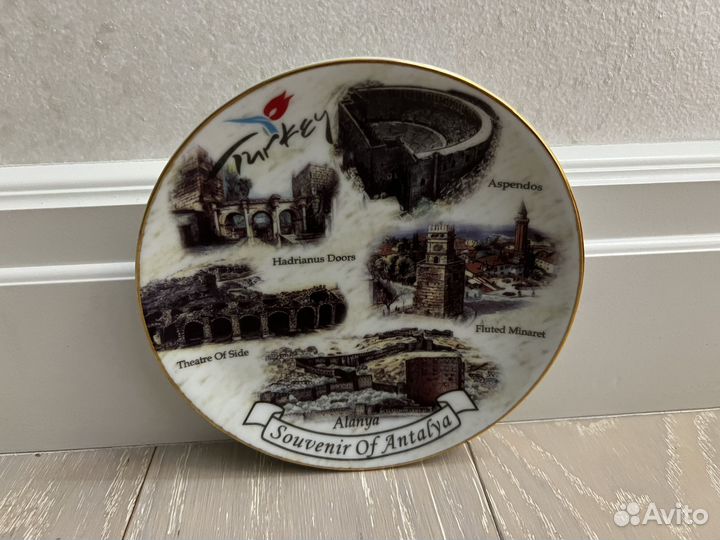 Настенная тарелка декоративная