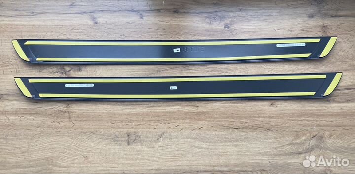 Оригинальные накладки на пороги Volkswagen Beetle