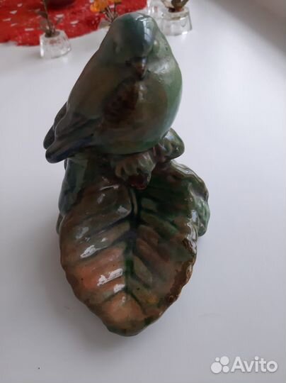 Нахохлившийся воробей, майолика Гжель, 1950-е гг