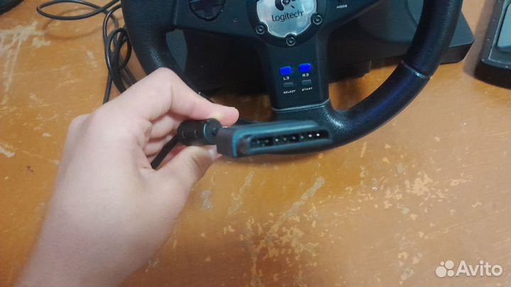 Игровой руль logitech