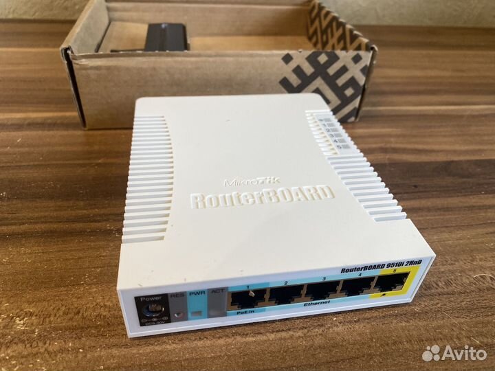 Роутер Mikrotik RB951 Routeboard