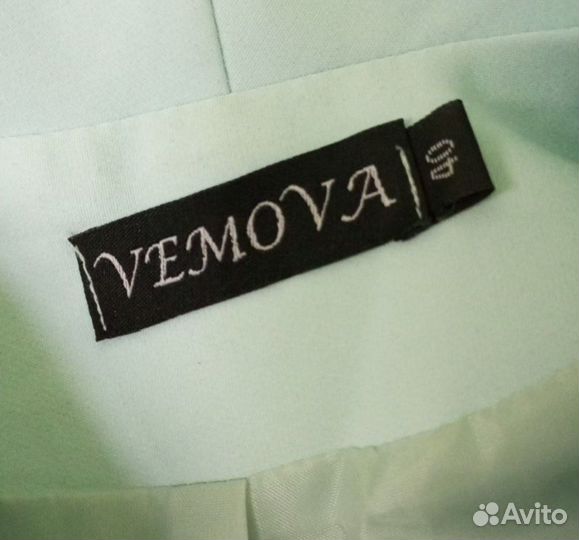 Брючный костюм женский 40 (XS)