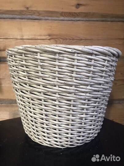 Кашпо из искуственного ротанга