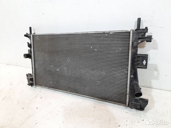 Радиатор охлаждения Ford Focus 3 2015-2019