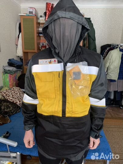 Защитный костюм