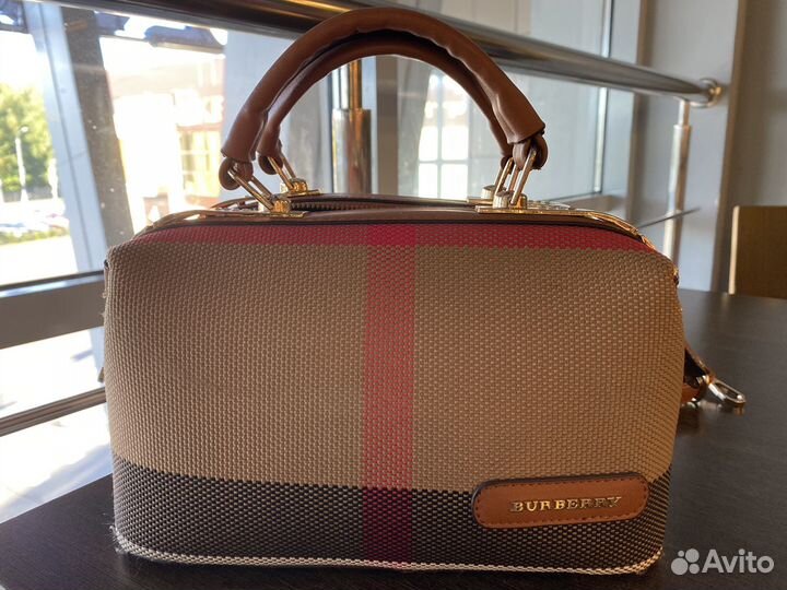 Сумка burberry состояние отличное