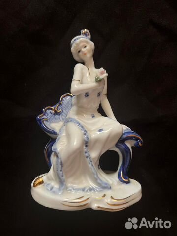 Фигурка статуэтка для интерьера фарфоровая