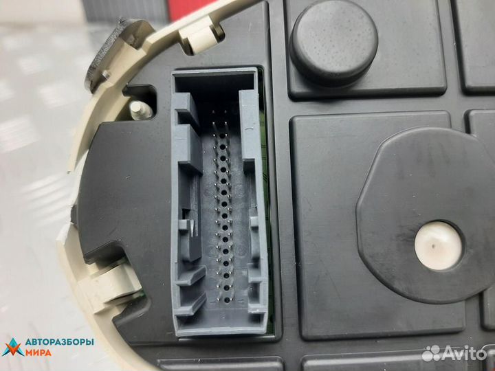 Щиток приборов (приборная панель) Ford Fiesta