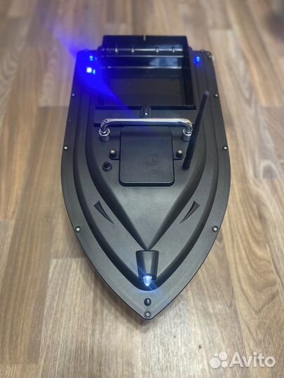 Прикормочный кораблик с gps на 16 точек