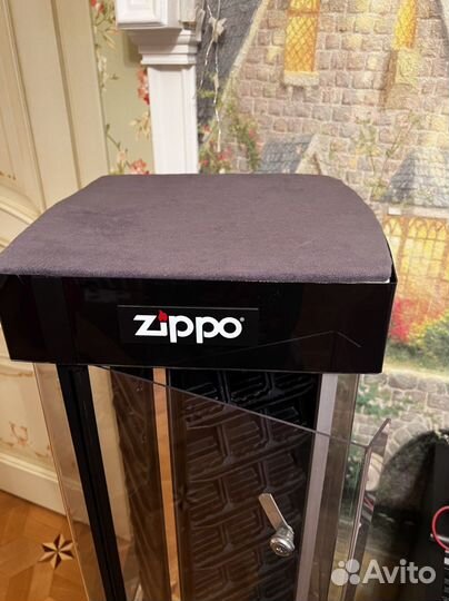 Витрина Zippo с подсветкой