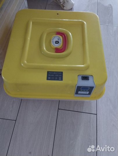 Инкубатор для яиц автоматический