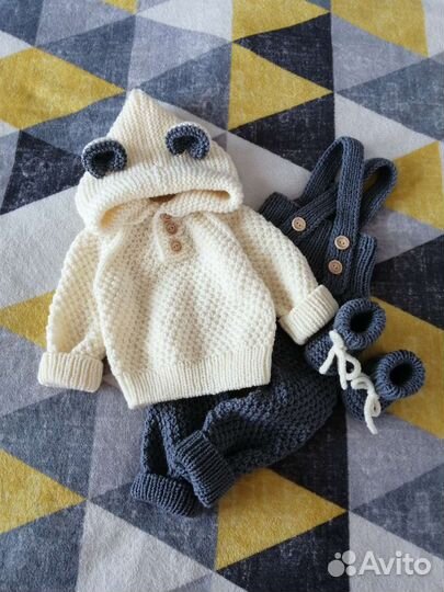 Вязаный костюм детский