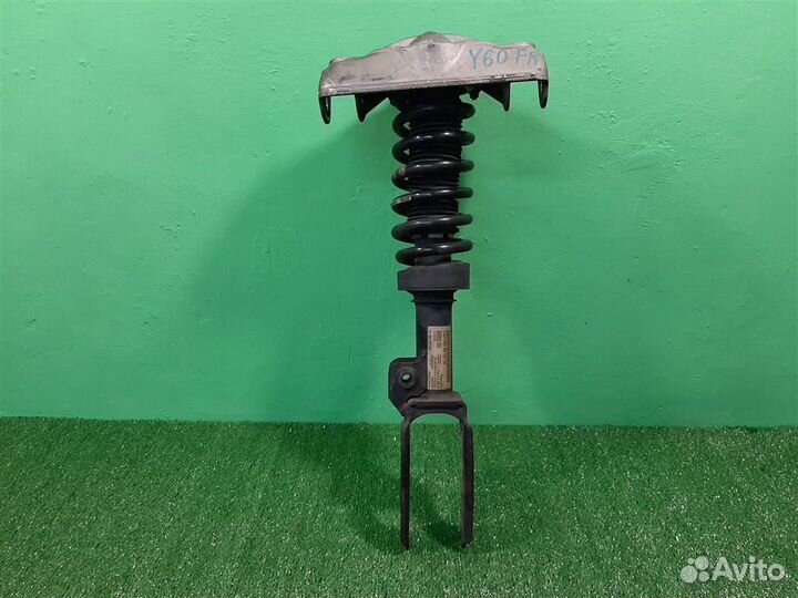 Стойка амортизатора передняя правая Audi Q7 (4LB)