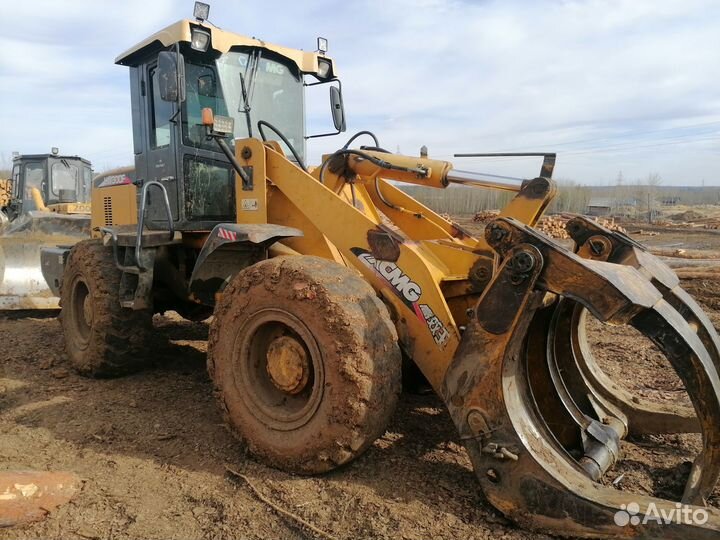 Фронтальный погрузчик XCMG LW300FN, 2017