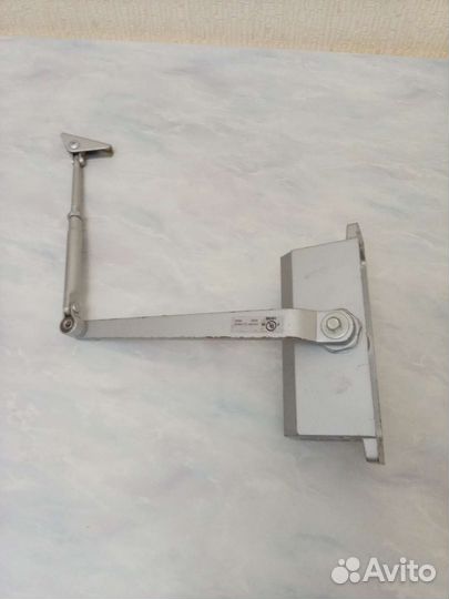 Доводчики дверей